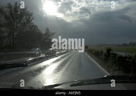 Fahren bei schlechtem Wetter auf der Autobahn Autobahn A1 von Wien nach Salzburg, Österreich Stockfoto