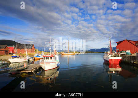 Boote im Hafen, Norwegen, Lofoten, Melbu Stockfoto