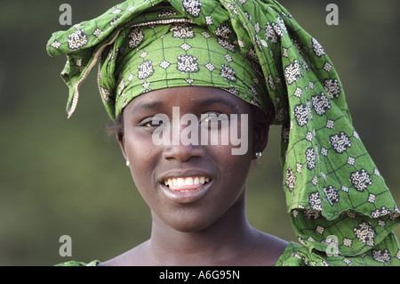 Frau mit Tradiotional Headress, Gambia Stockfoto