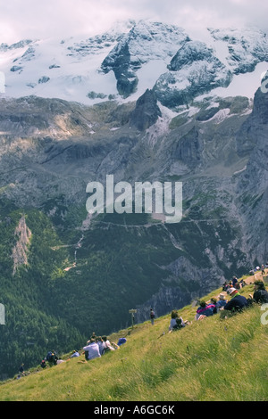 brechen Sie mit Blick auf die Marmolata, Italien, Trentino, Dolomiten Stockfoto