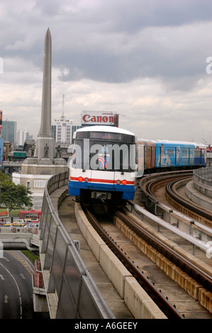 Thailand, Bangkok Skytrain, eine Schiene basiert Nahverkehrssystem, Sieg Station. Stockfoto