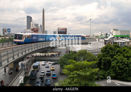 Thailand, Bangkok Skytrain, eine Schiene basiert Nahverkehrssystem, Sieg Station. Stockfoto