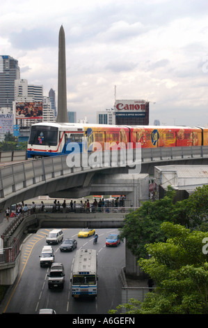 Thailand, Bangkok Skytrain, eine Schiene basiert Nahverkehrssystem, Sieg Station. Stockfoto