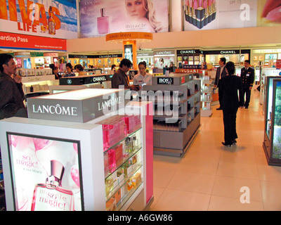 Zollfrei einkaufen Interntational Flughafen Bangkok Thailand Stockfoto