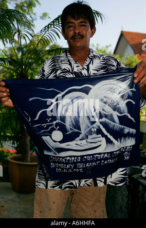Färben und waschen, ein Batik-Design Cherating Malaysia Stockfoto