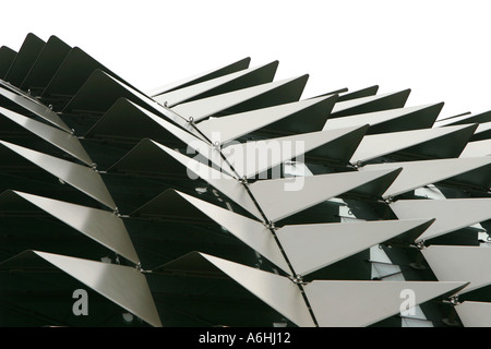 Geometrischen Aluminium Schattierungen im Esplanade - Theater an der Bucht Singapur Stockfoto