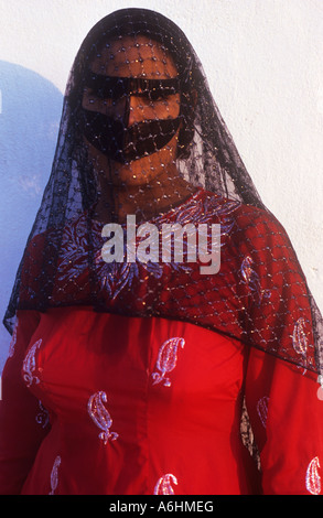 Beduinen-Frau mit einer Burka in Dubai 1975 Stockfoto