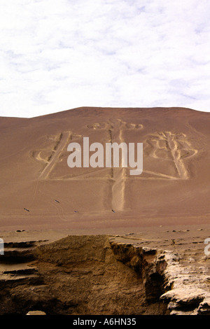 Riesige Chandelier.Pre-Inka-Kultur. Paracas nationalen Reserve.Unesco Teil des Weltkulturerbes. Peru Stockfoto