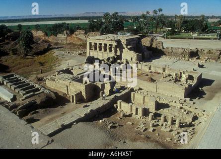 Tempelkomplex von Hathor in Dendera, Hathor ist die ägyptische Göttin der Liebe, Fruchtbarkeit, Musik und Mutterschaft. Erbaut von Ptolemäus XII, 2500BCE. Stockfoto