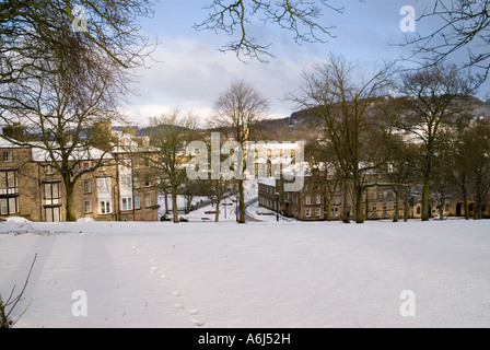 Old Hall Hotel und Buxton Pavilion Gardens im Winter Stockfoto