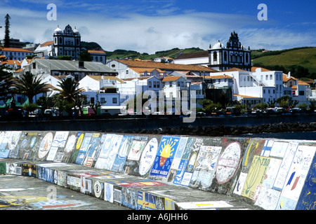 Bilder von den Matrosen auf den Kai Mauer, Portugal, Azoren, Horta Azoren Stockfoto