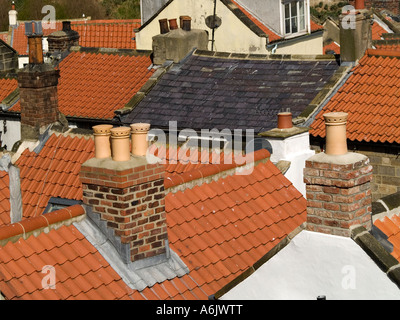 Traditionelles Haus in der historischen Fischerdorfes Dorf Staithes Dächer Stockfoto