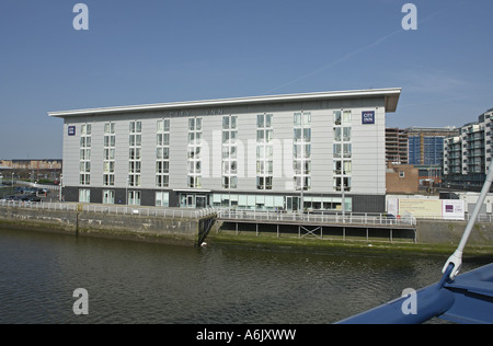 Hotel City Inn (jetzt benannt Hilton Garden Inn) durch den River Clyde am Finnieston Quay in Glasgow Schottland Stockfoto