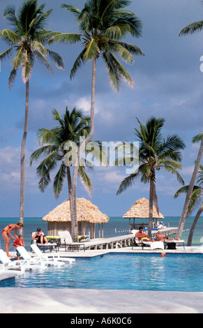 Exotische tropische Pool Einstellung vor der Küste von Belize Stockfoto