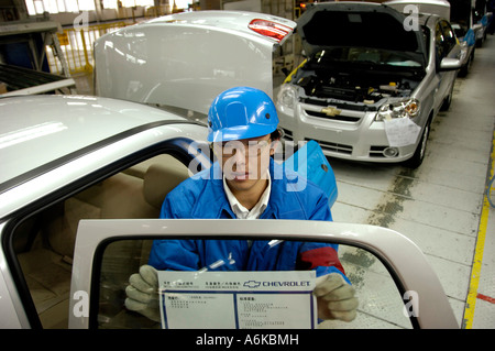 Fließband der GM Chevrolet Sail in Yantai Shandong Provinz China Stockfoto
