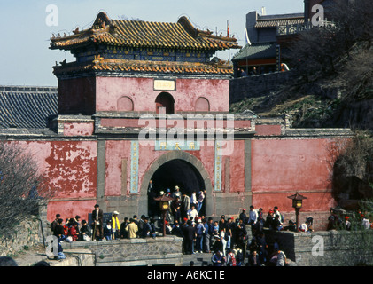 Süd-Tor zum Himmel Tai Shan Berg Tai großer Berg des Taoismus Shandong China chinesische asiatische asiatische Asien Stockfoto