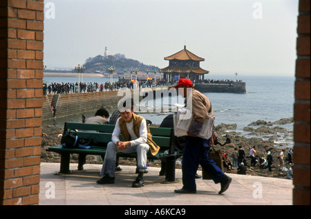 Leuchtturm auf wenig Qingdao Insel gelben Meer Qingdao Bay Halbinsel Shandong China chinesische, asiatische asiatische Asien Stockfoto