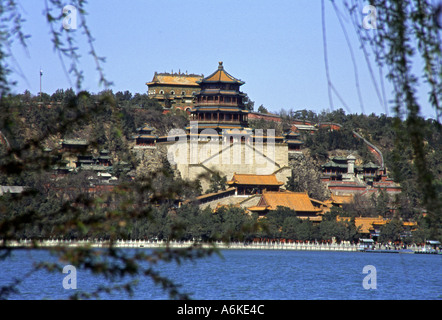 Longevity Hill, Kunming-See & Turm der buddhistischen Weihrauch Sommerpalast UNESCO World Heritage Beijing Peking China Asien Stockfoto