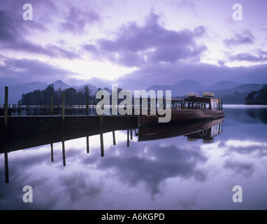 Ein Start ist an einer Anlegestelle auf Derwentwater, Keswick, Lake District, Engand günstig Stockfoto