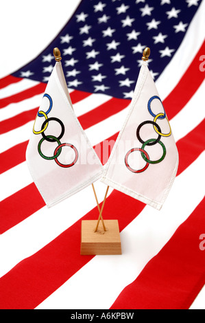USA und Olympische Fahnen Stockfoto