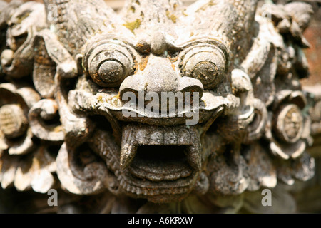 Steinbildhauen auf Gebäude Neka Art Musuem, Ubud, Bali, Indonesien Stockfoto