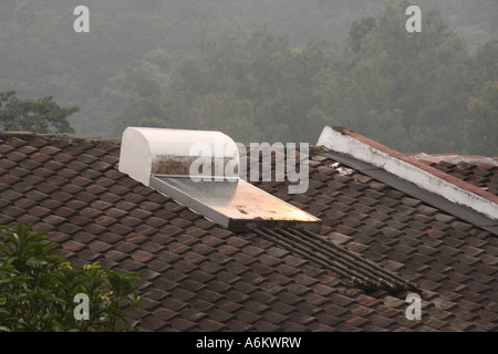 Solaranlage auf Dach Stockfoto
