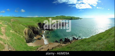 Porthor Pfeifen Sands Aberdaron Wales U K Europa Lleyn Halbinsel Ynys Gwylan fawr Stockfoto