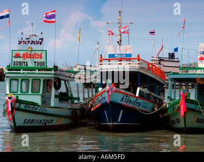 Thai tour Boote im Hafen in Rayong, Thailand günstig Stockfoto