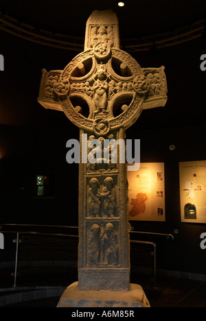 Die Ostwand des Originals zu überqueren, der Heiligen Schrift in Clonmacnoise Stockfoto