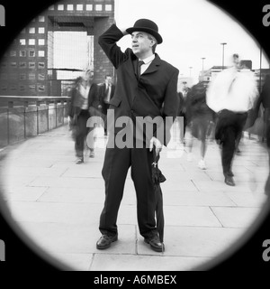 Englischen Geschäftsmann auf Waterloo Brücke Stockfoto