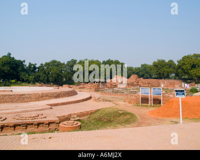 Dharmarajika-Stupa ausgegraben bleibt bei "Isipatana Wildpark" Sarnath Uttar Pradesh, Indien Stockfoto