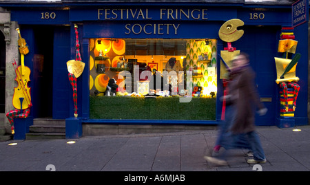Auf der Royal Mile in Edinburgh Festival Fringe-Shop Stockfoto