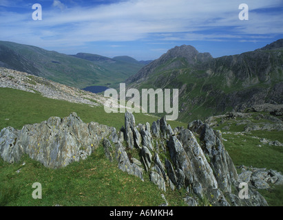 Tryfan und Llyn Ogwen aus Y Garn Ogwen Valley Cwm Idwal Snowdonia Nationalpark Gwynedd North Wales UK Stockfoto