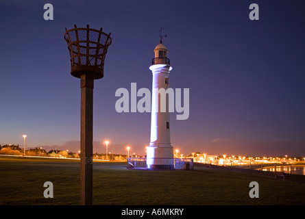 Die alte South Pier Lighthouse, jetzt am Meer am Cliff Park, Roker, Sunderland England Stockfoto