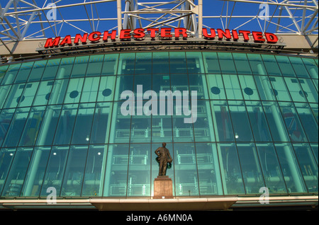 Manchester united Fußball Boden Old Trafford vor dem Eingang Stockfoto