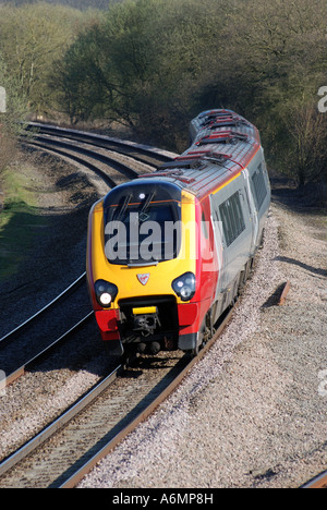 Virgin Voyager Zug bei Hatton Norden Kreuzung, Warwickshire, England, UK Stockfoto