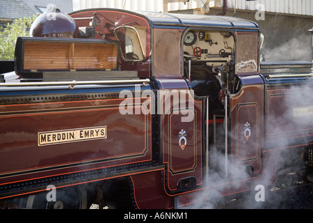 Durch die neu restaurierte Merddin Emrys Dampfmaschine auf die wieder Railwayat Blaenau Ffestiniog, Nordwales Stockfoto