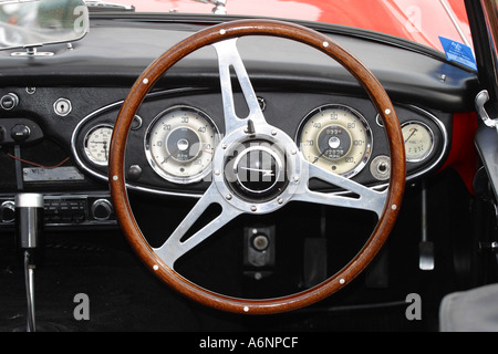 Austin Healey 3000 Sport Autoarmaturenbrett und Lenkrad Stockfoto