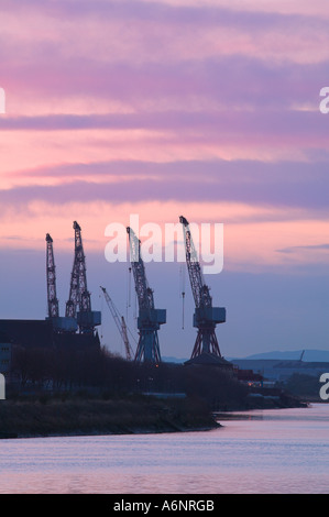 Govan Werft Krane auf dem River Clyde, Glasgow, Schottland. Stockfoto