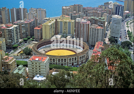 Málagas Stierkampfarena, die Plaza de Malagueta, gesehen vom Castillo de Gibralfaro, Costa Del Sol, Malaga Spanien Stockfoto
