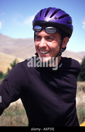Porträt von männlichen Radfahrer, Neuseeland Stockfoto