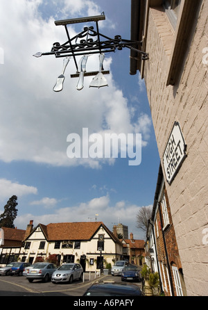 Fat Duck Restaurant mit Hinds Head Hotel in den Hintergrund, Bray, Berkshire, England, Vereinigtes Königreich Stockfoto