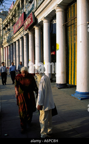 Säulen um Connaught Platz das Handelszentrum von New Delhi Stockfoto