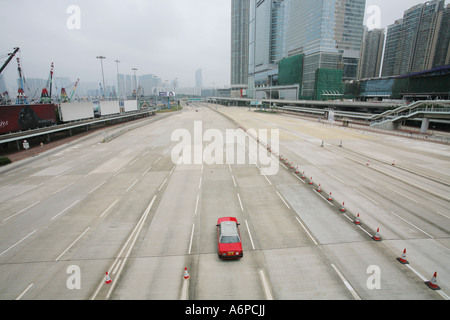 Leere Straße in West Kowloon Hong Kong Stockfoto