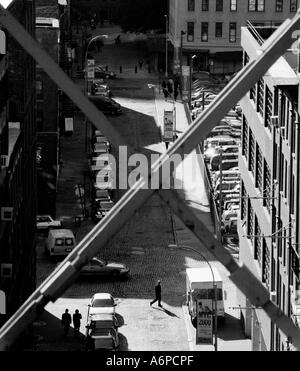 Lower Manhattan von der Brooklyn Bridge, New York City aus gesehen. Amerika. Stockfoto