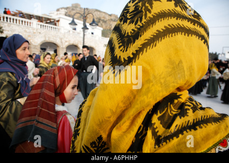 Lady Tänzer in sauberen Montag feiern Aprokreas Skyrian Festival Skyros Griechische Inseln Griechenland Hellas Stockfoto