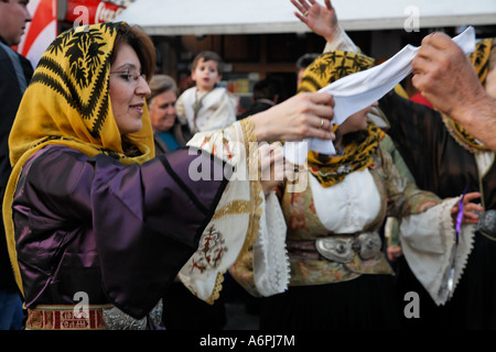 Lady Tänzer Am sauberen Montag feiern Aprokreas Skyrian Festival Skyros Griechische Inseln Griechenland Hellas Stockfoto