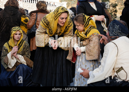 Lady Tänzer Am sauberen Montag feiern Aprokreas Skyrian Festival Skyros Griechische Inseln Griechenland Hellas Stockfoto