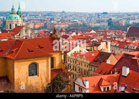 BLICK AUF PRAG VON DER BURG IM WINTER Stockfoto