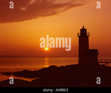 Annisquam Leuchtturm Cape Ann Massachusetts USA bei Sonnenuntergang Stockfoto